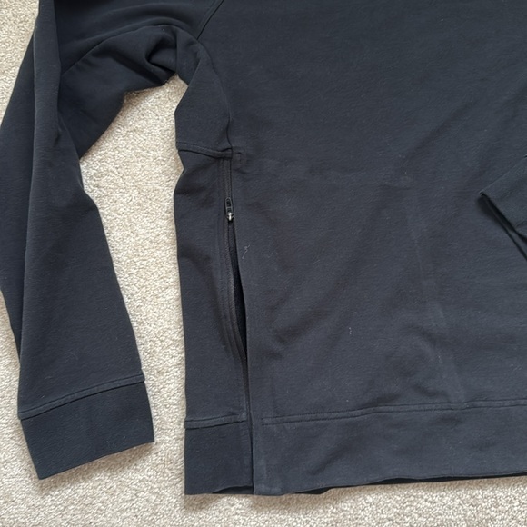 Men’s medium black Lululemon pullover crew neck - Picture 3 of 8